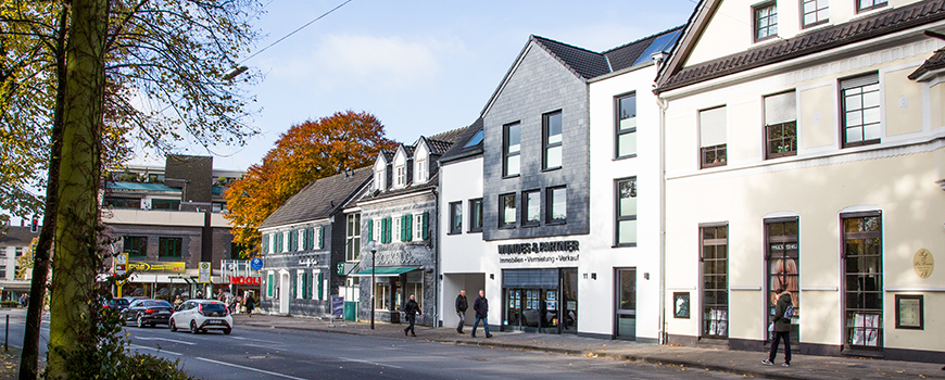 Haan ist zwar ein kleines Städtchen, bietet Ihnen aber alles was auch die Großstadt hat. Das können Sie sich nicht vorstellen? Entdecken Sie die Kaiserstraße von Kirche zu Kirche und lassen sich überraschen, was Sie allein auf diesem Stück an Vielfalt ent